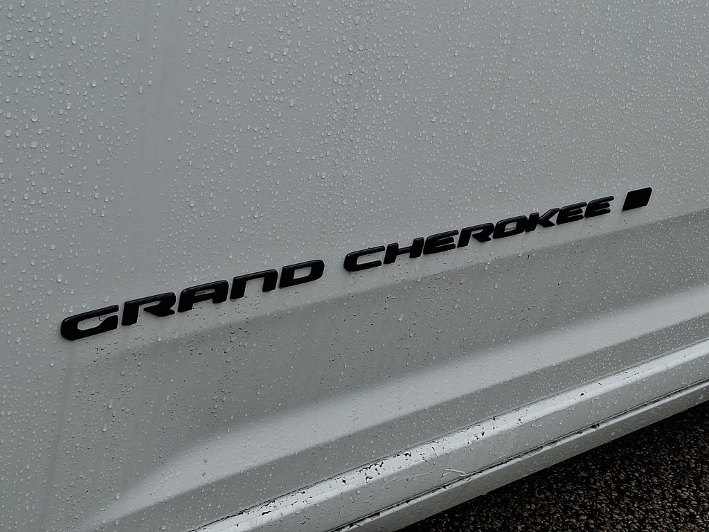 New 2026 Jeep Grand Cherokee Limited Reserve AWD/4WD image 4