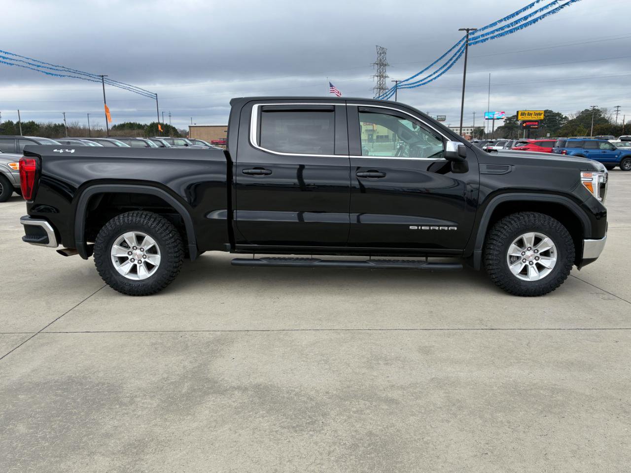 Used 2021 GMC Sierra 1500 SLE image 5