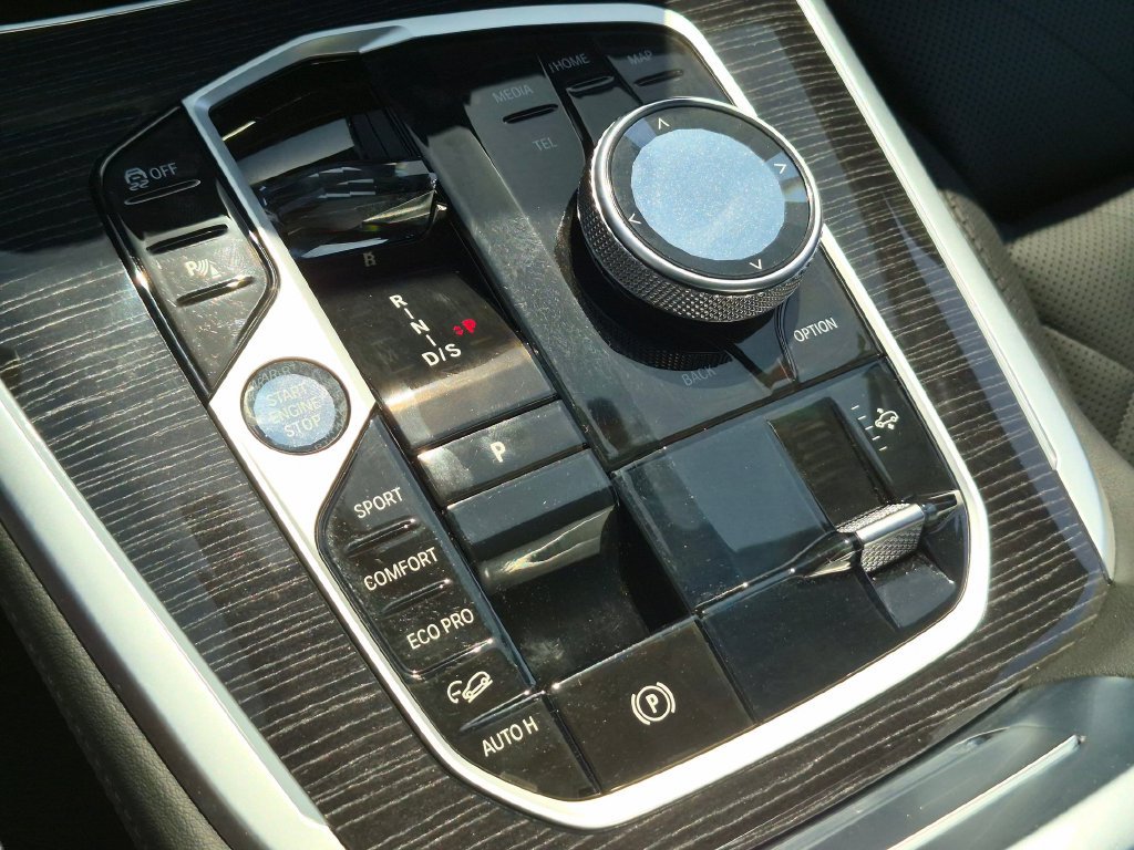 Used 2026 BMW X7 xDrive40i w/ M Sport Package AWD/4WD image 10