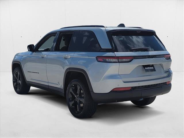 New 2025 Jeep Grand Cherokee Limited w/ Luxury Tech Group II RWD image 9