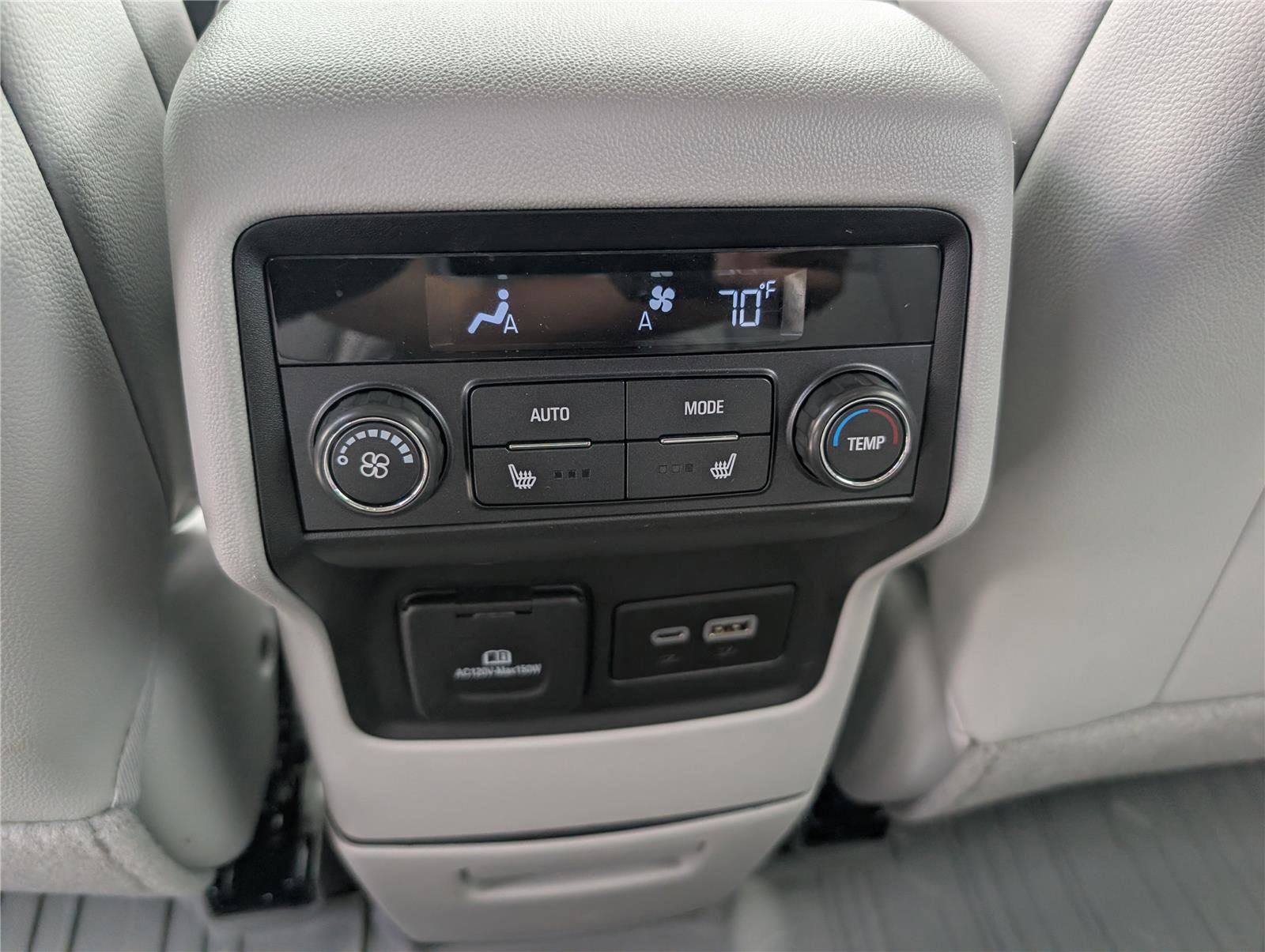 Used 2023 GMC Acadia SLT w/ Technology Package AWD/4WD image 17