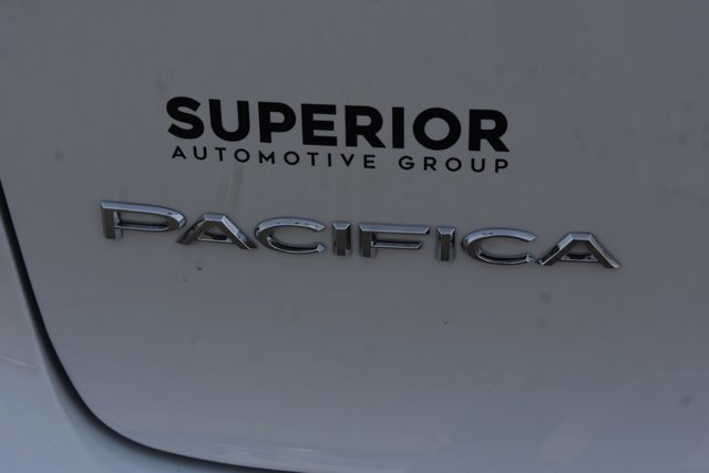 New 2026 Chrysler Pacifica Select image 7