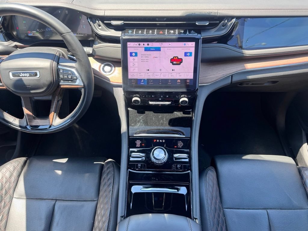 Used 2023 Jeep Grand Cherokee Summit w/ Luxury Tech Group V AWD/4WD image 11