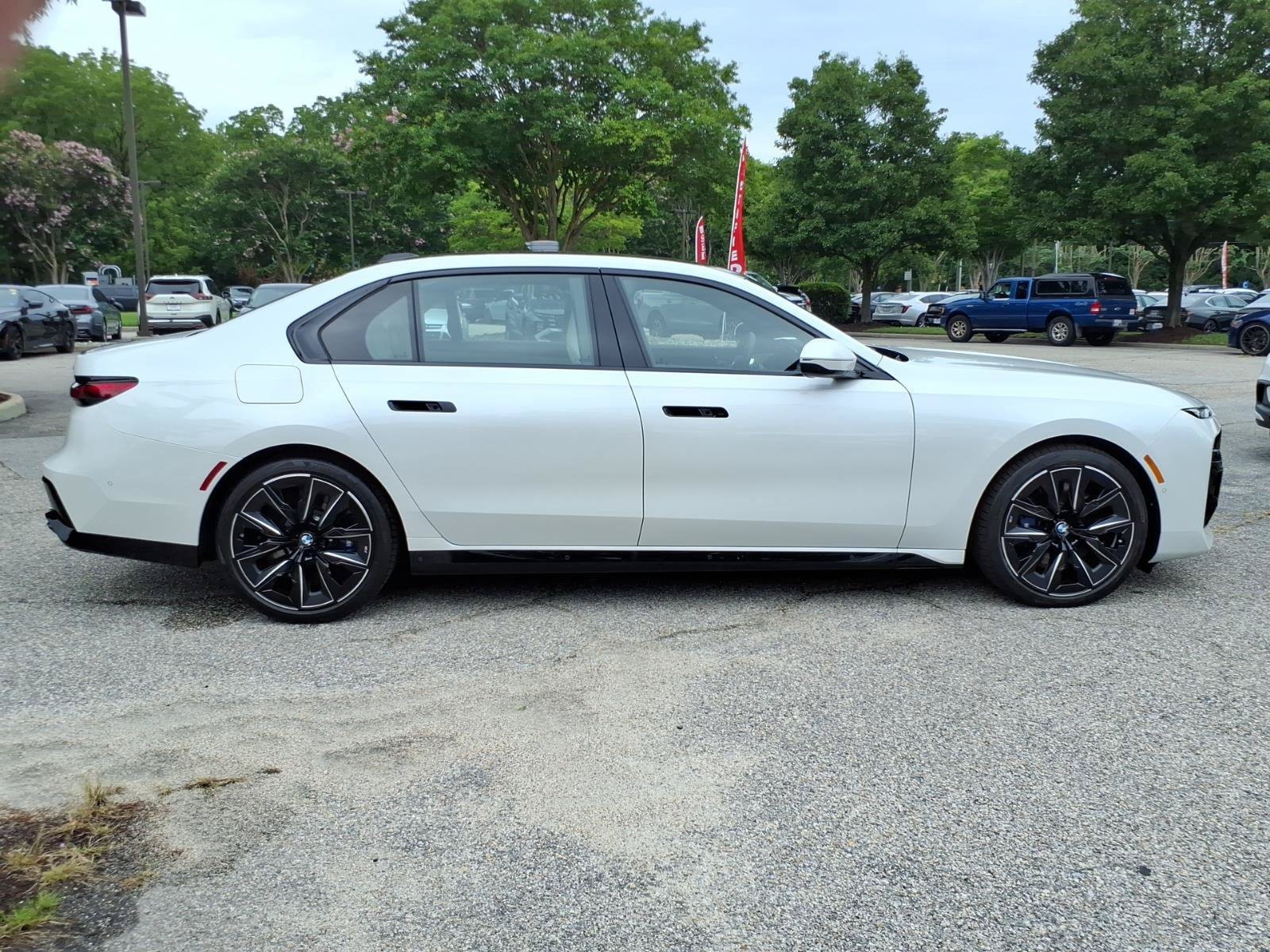 Used 2025 BMW 760i xDrive w/ Executive Package AWD/4WD image 6