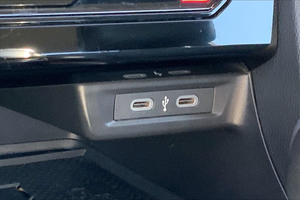 Certified 2025 Volkswagen Jetta SE FWD image 30