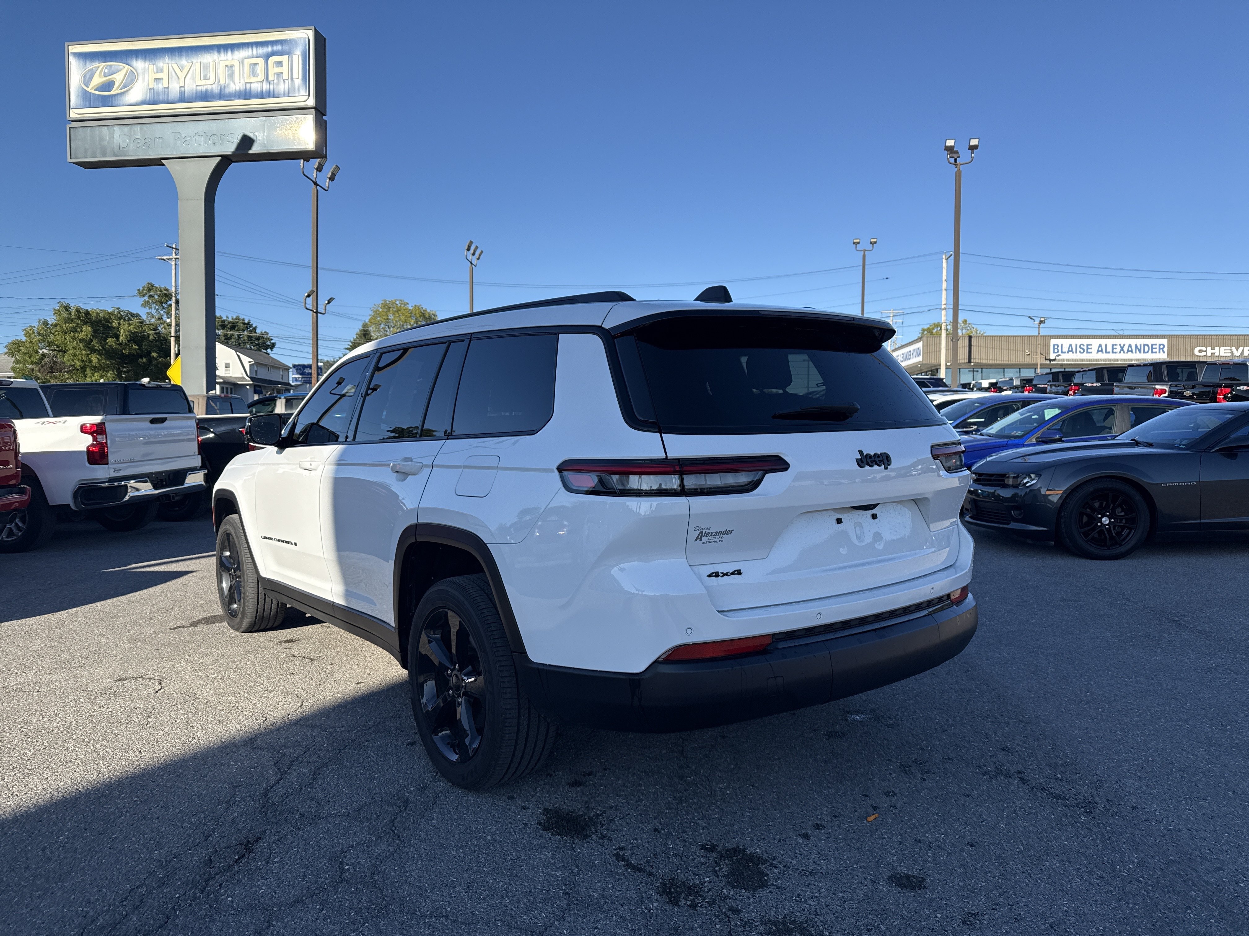 Used 2025 Jeep Grand Cherokee L Altitude AWD/4WD image 6