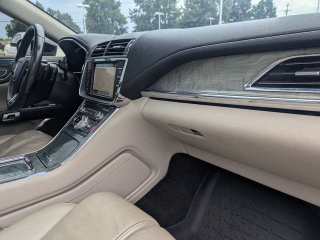Used 2017 Lincoln Continental Reserve w/ Climate Package AWD/4WD image 28