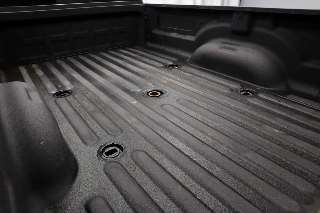 Used 2025 RAM 3500 Laramie AWD/4WD image 12