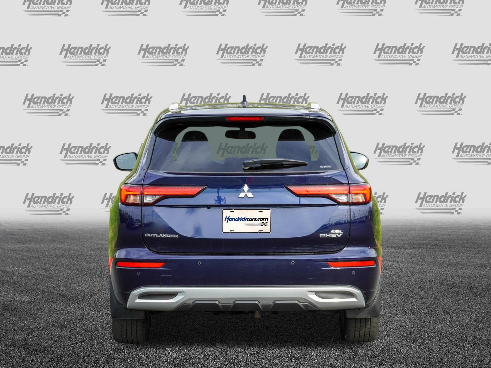 Used 2024 Mitsubishi Outlander 4WD Plug-In Hybrid image 8