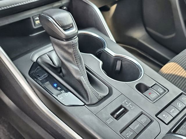 Used 2022 Toyota Highlander LE image 27