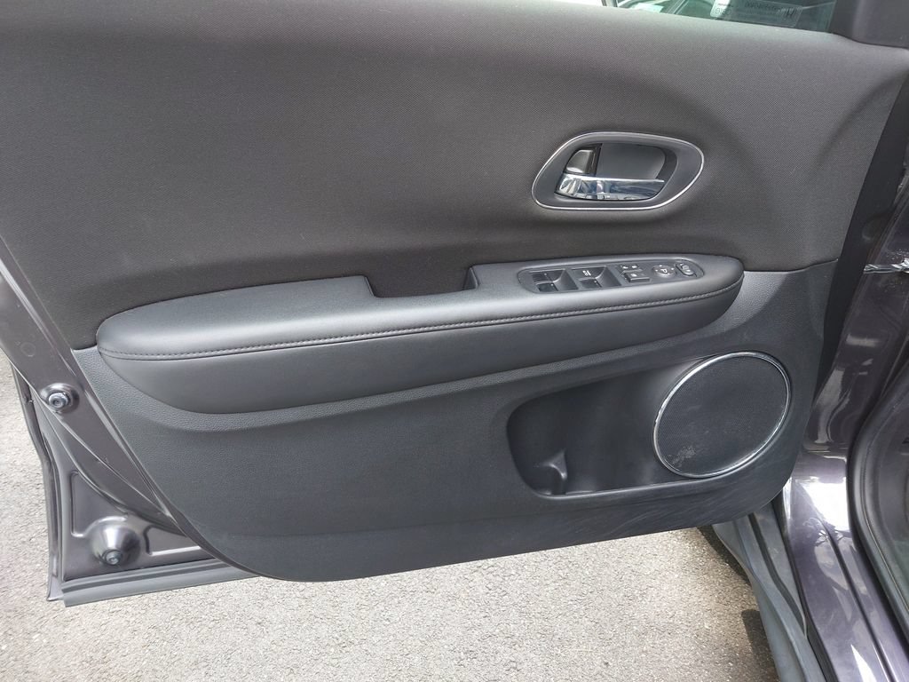 Used 2017 Honda HR-V EX image 9