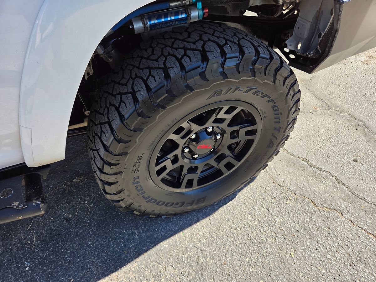 Used 2016 Toyota 4Runner SR5 Premium AWD/4WD image 32