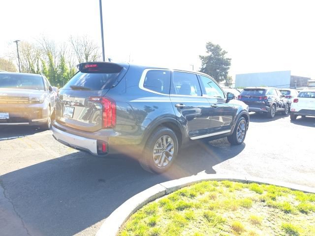 Used 2024 Kia Telluride LX AWD/4WD image 5