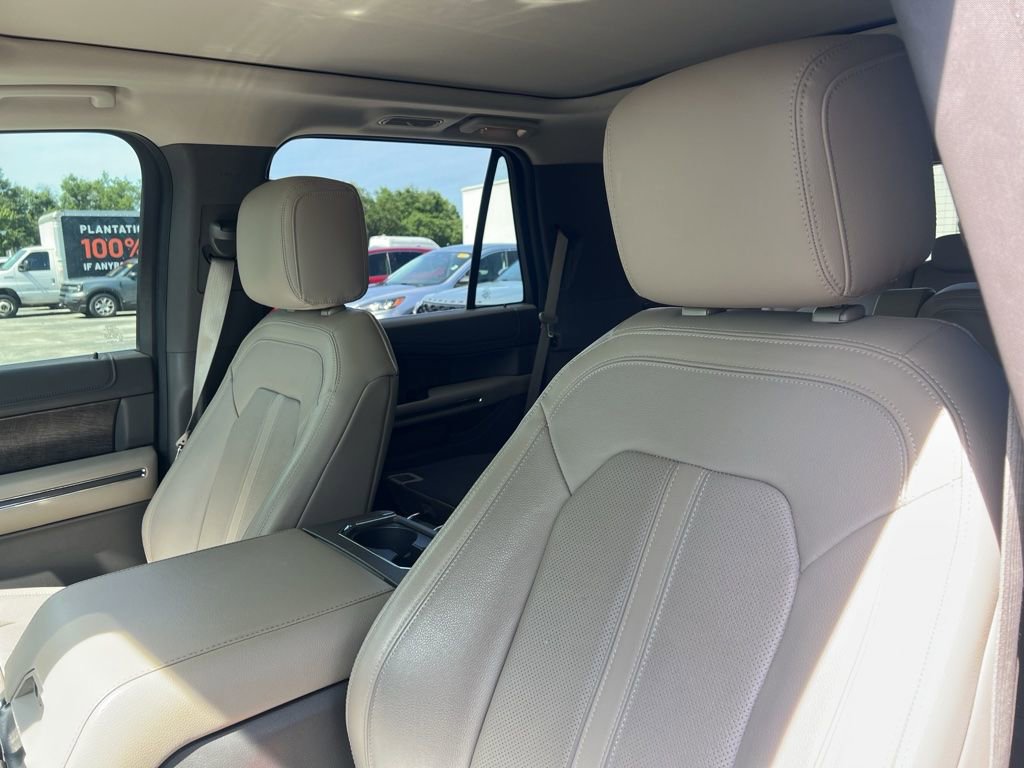 Used 2019 Ford Expedition Limited w/ Equipment Group 302A RWD image 10