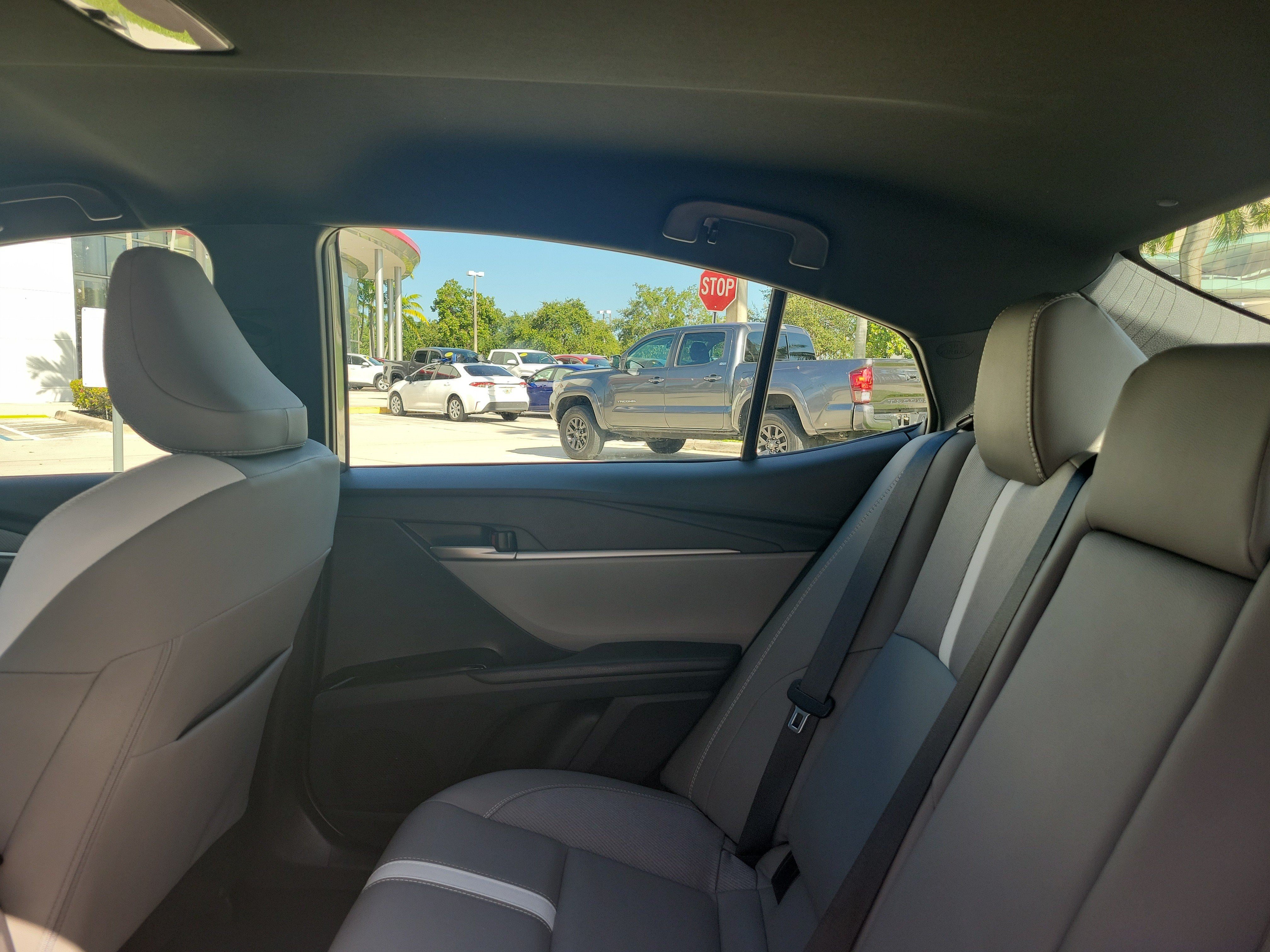 Used 2026 Toyota Camry SE w/ Convenience Package FWD image 14