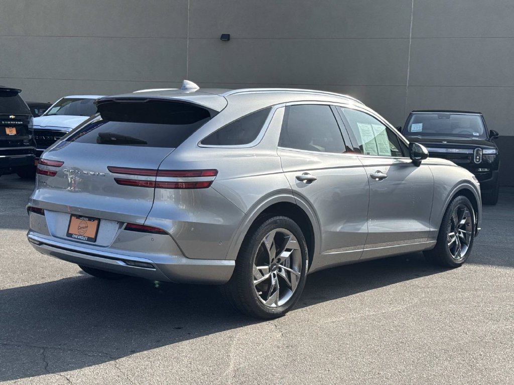Used 2023 Genesis Electrified GV70 AWD/4WD image 3