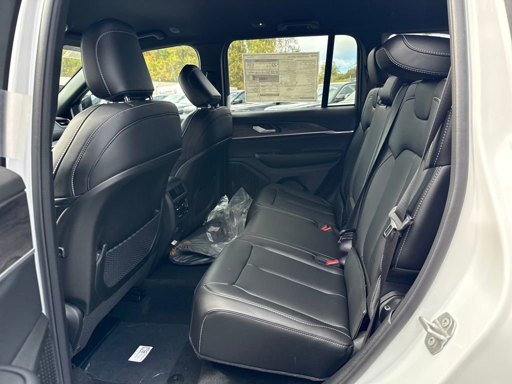 New 2025 Jeep Grand Cherokee Limited w/ MOPAR Finishing Package image 23