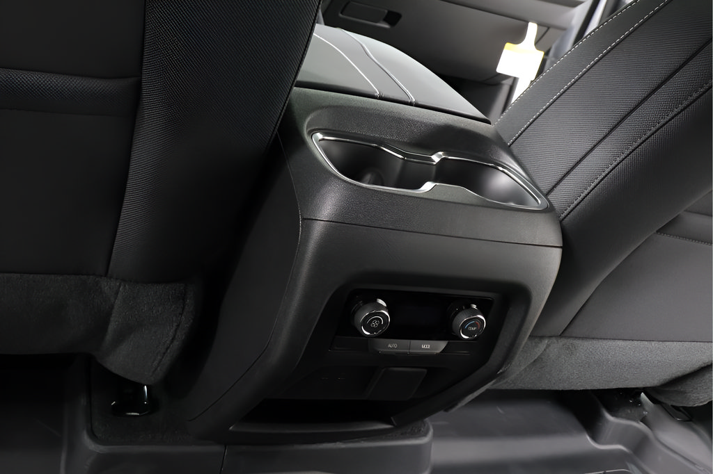 New 2027 Chevrolet Traverse LT w/ Driver Confidence Package FWD image 23