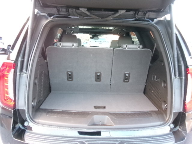 Used 2023 GMC Yukon SLT w/ SLT Premium Package image 15