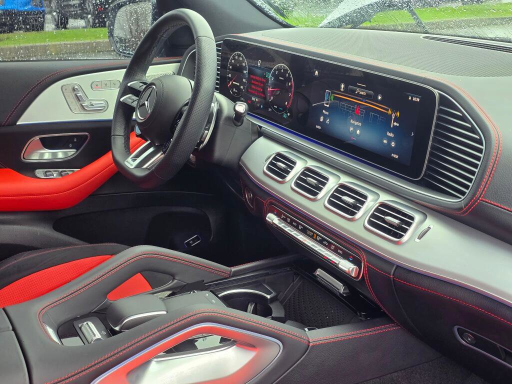 Used 2025 Mercedes-Benz GLE 53 AMG 4MATIC image 28