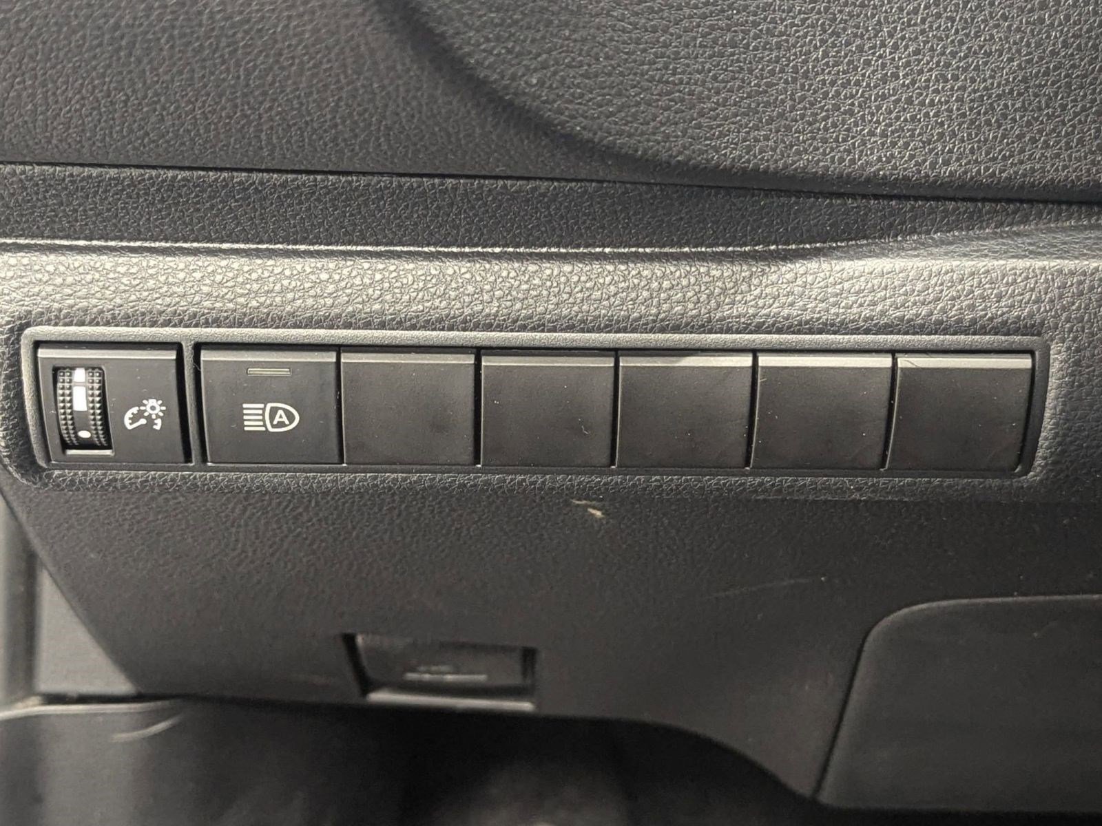 Used 2022 Toyota Corolla SE image 13