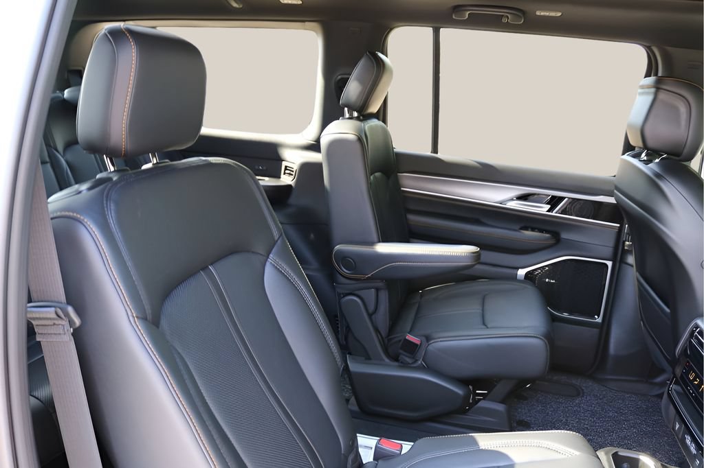 New 2026 Jeep Grand Wagoneer 4WD image 20