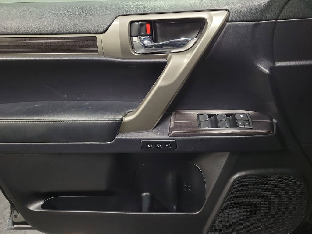 Used 2020 Lexus GX 460 Premium image 24
