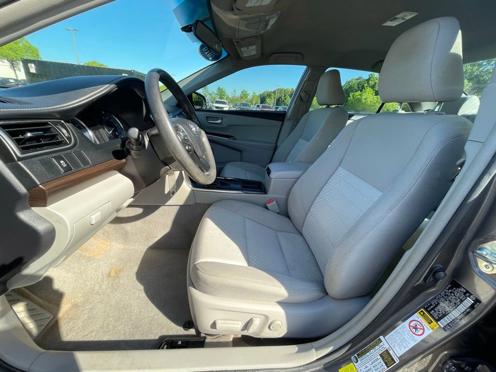 Used 2016 Toyota Camry LE image 25