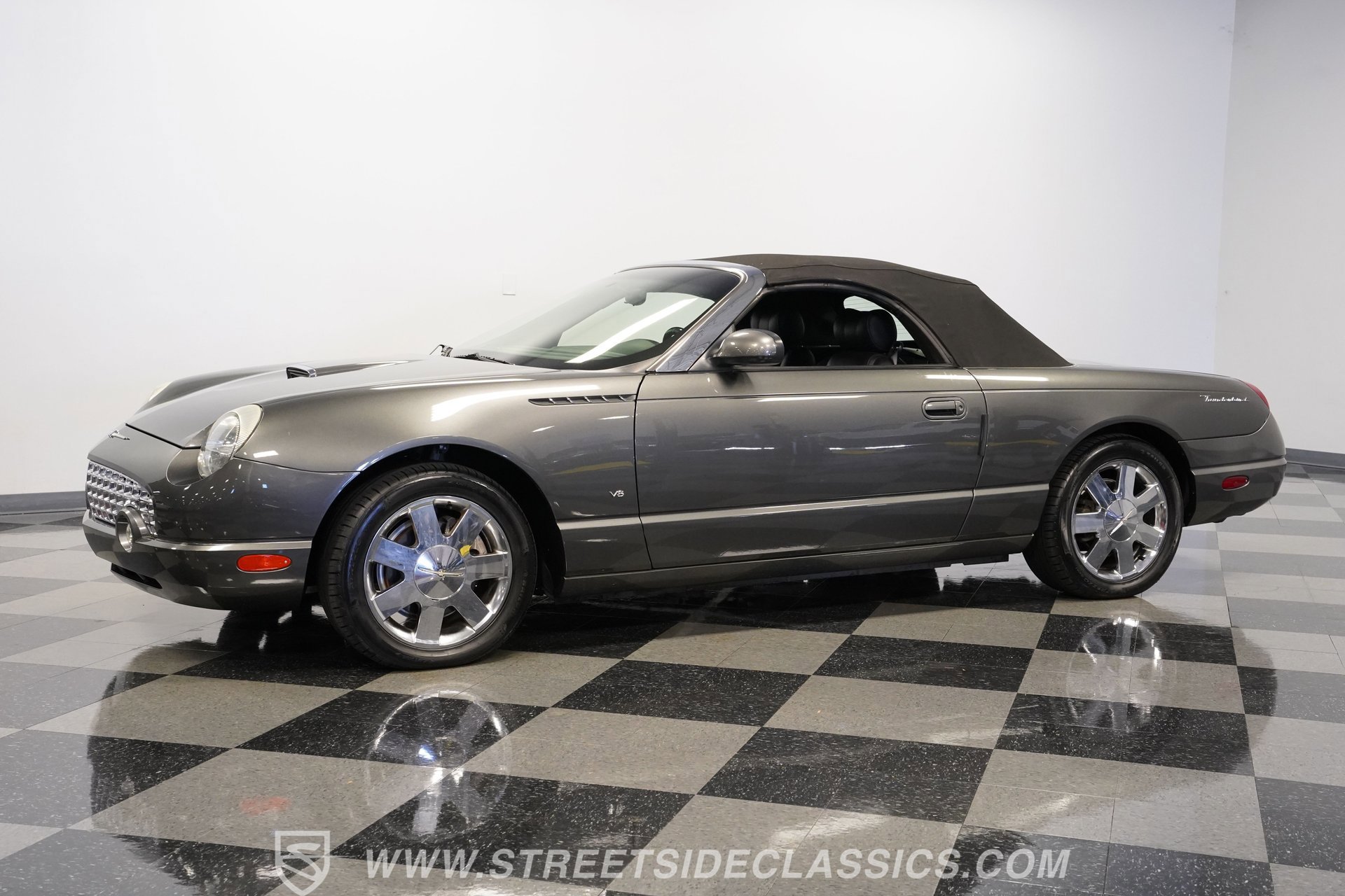 Used 2003 Ford Thunderbird image 7