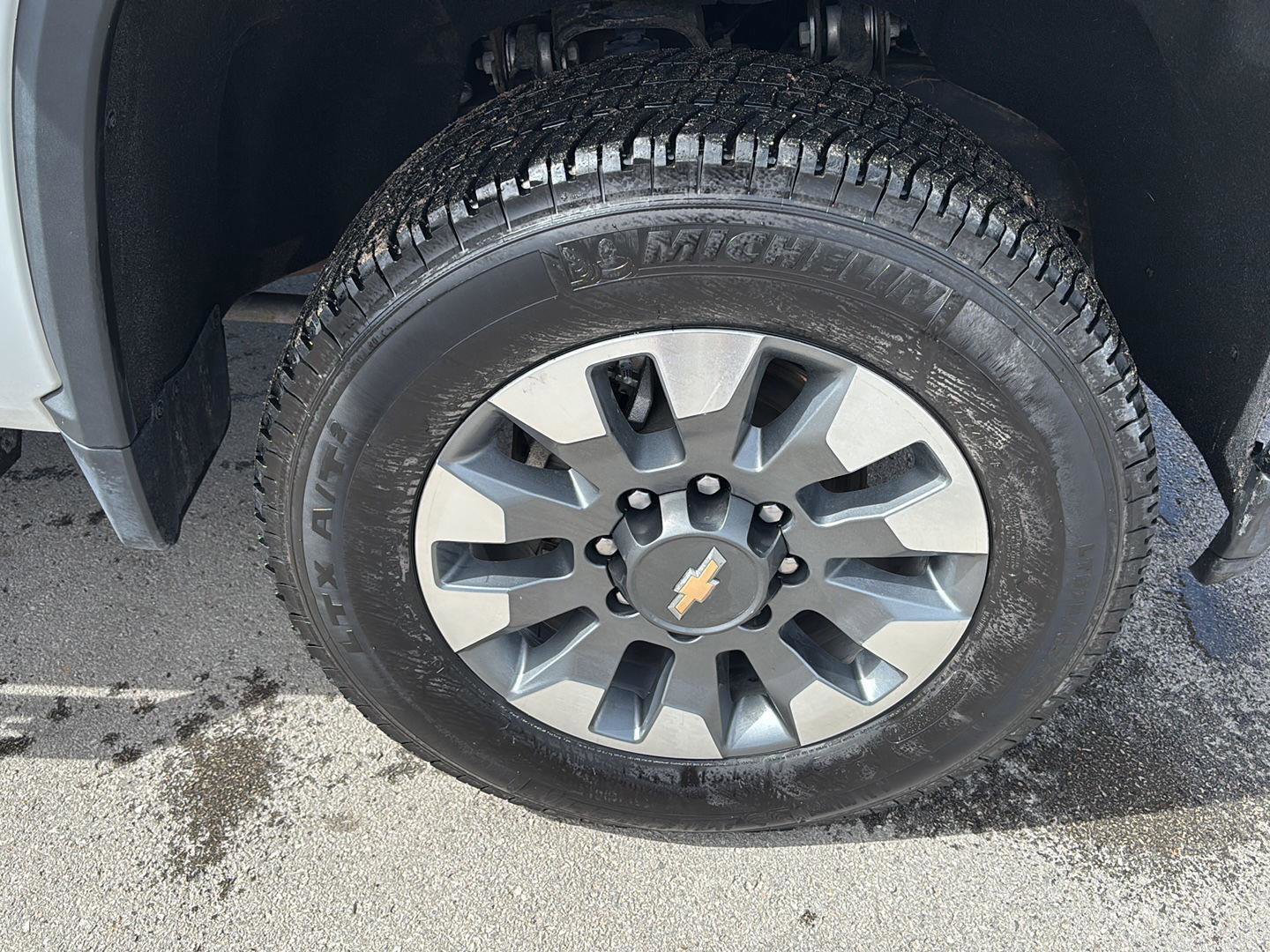Used 2021 Chevrolet Silverado 2500 Custom w/ Custom Value Package image 13