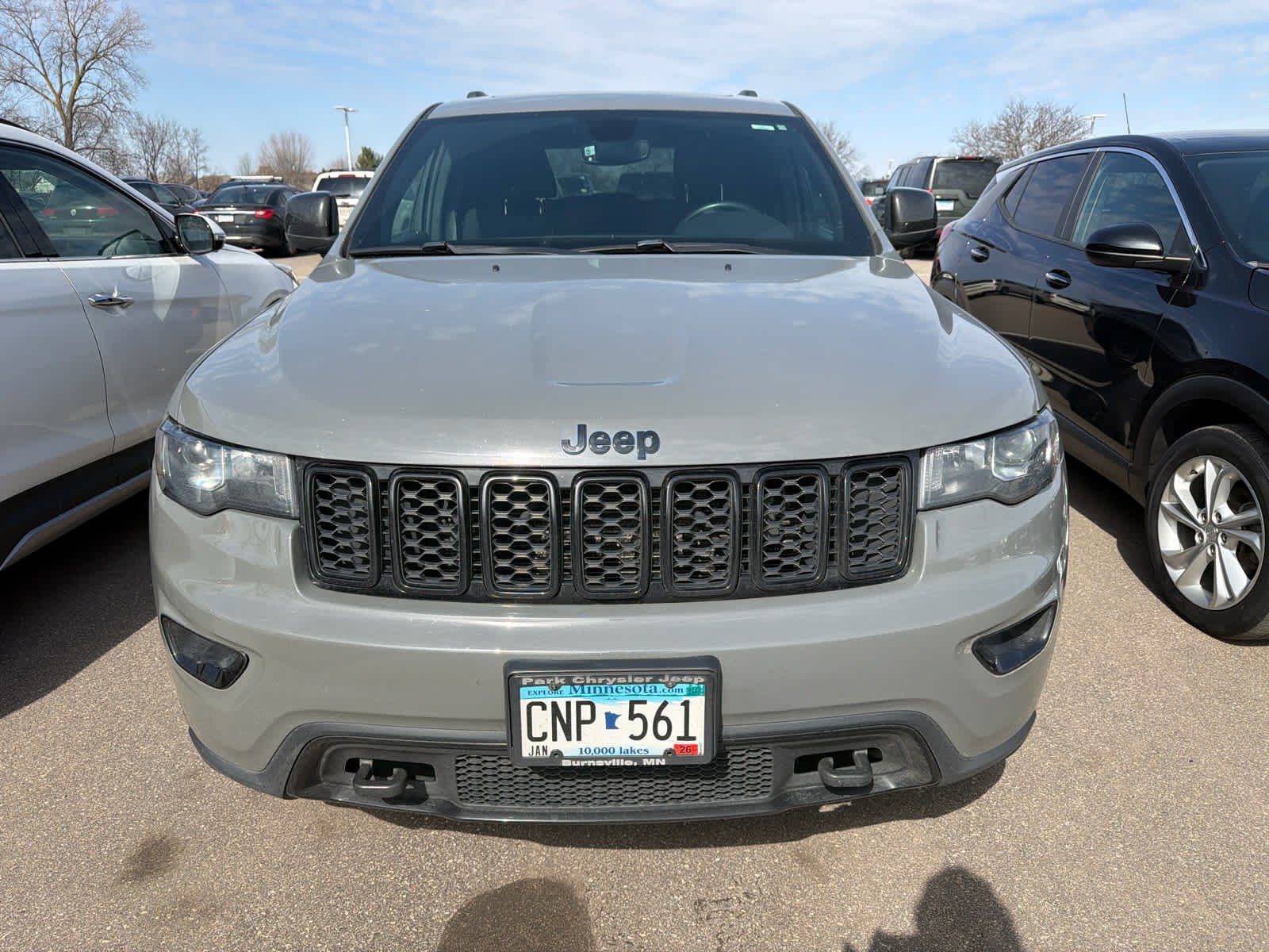 Used 2019 Jeep Grand Cherokee Laredo image 2