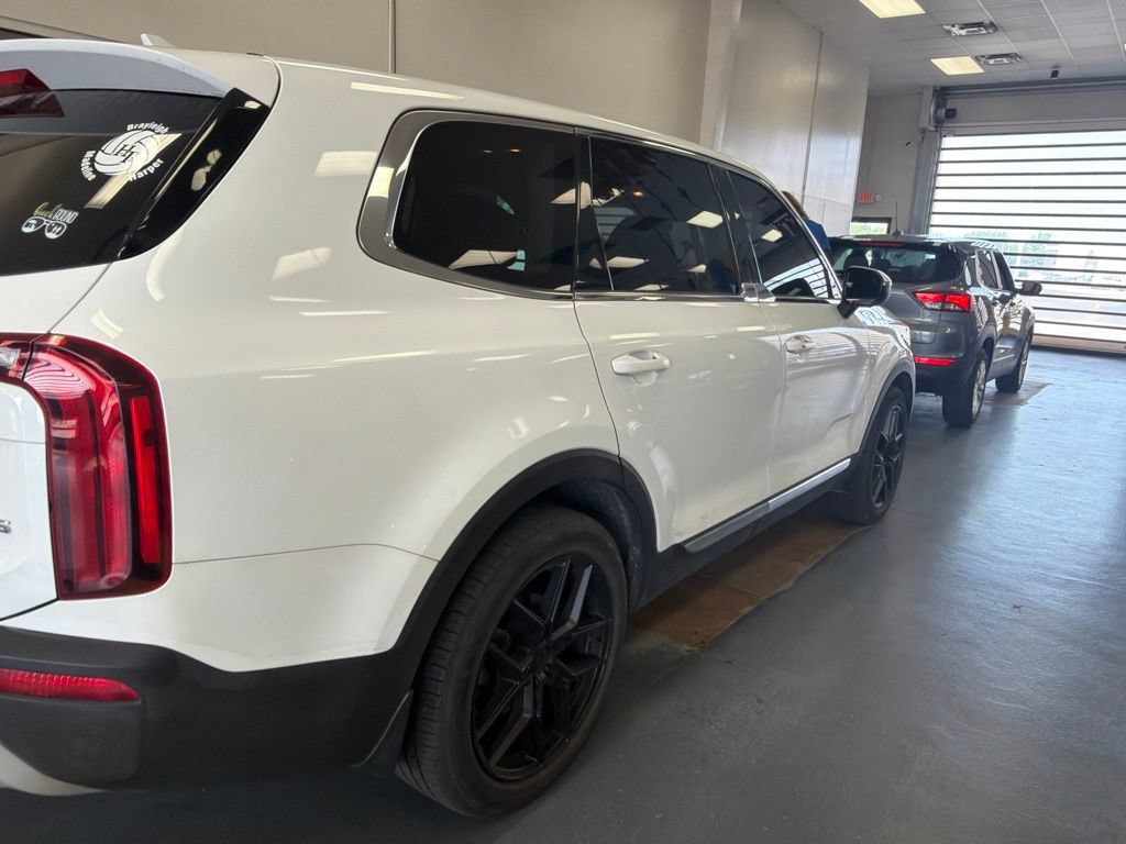 Used 2020 Kia Telluride LX AWD/4WD image 10