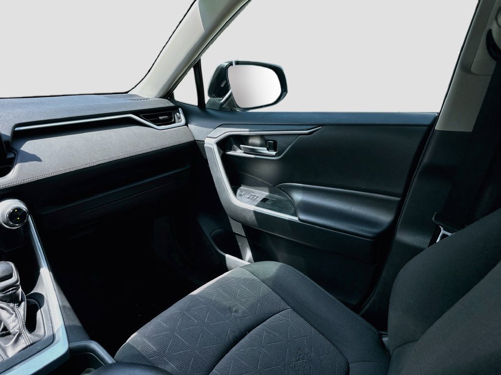 Used 2019 Toyota RAV4 XLE FWD image 23