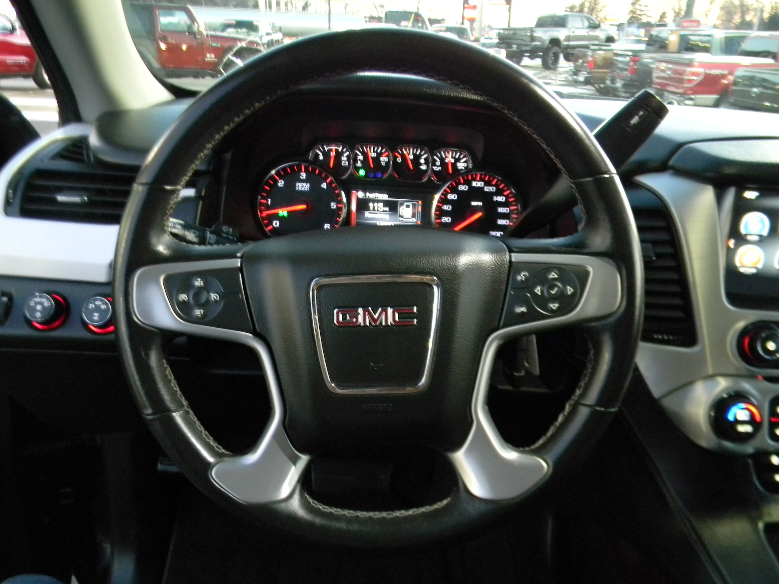 Used 2015 GMC Yukon SLE AWD/4WD image 7
