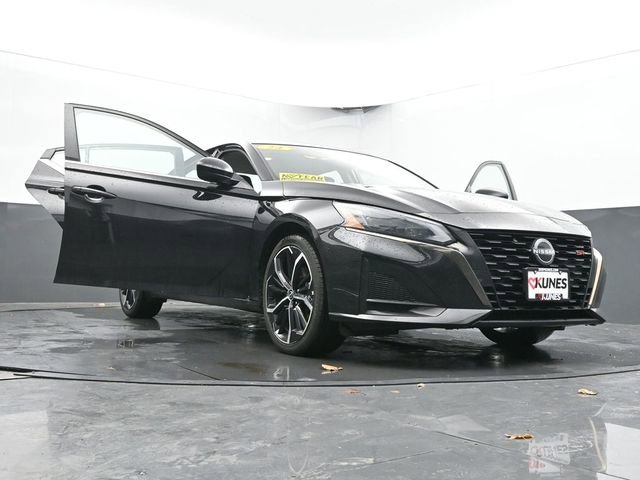 Used 2024 Nissan Altima 2.5 SR image 66