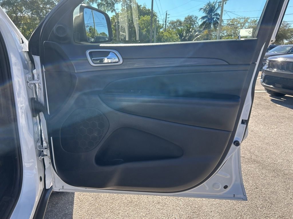 Certified 2021 Jeep Grand Cherokee Laredo X image 24