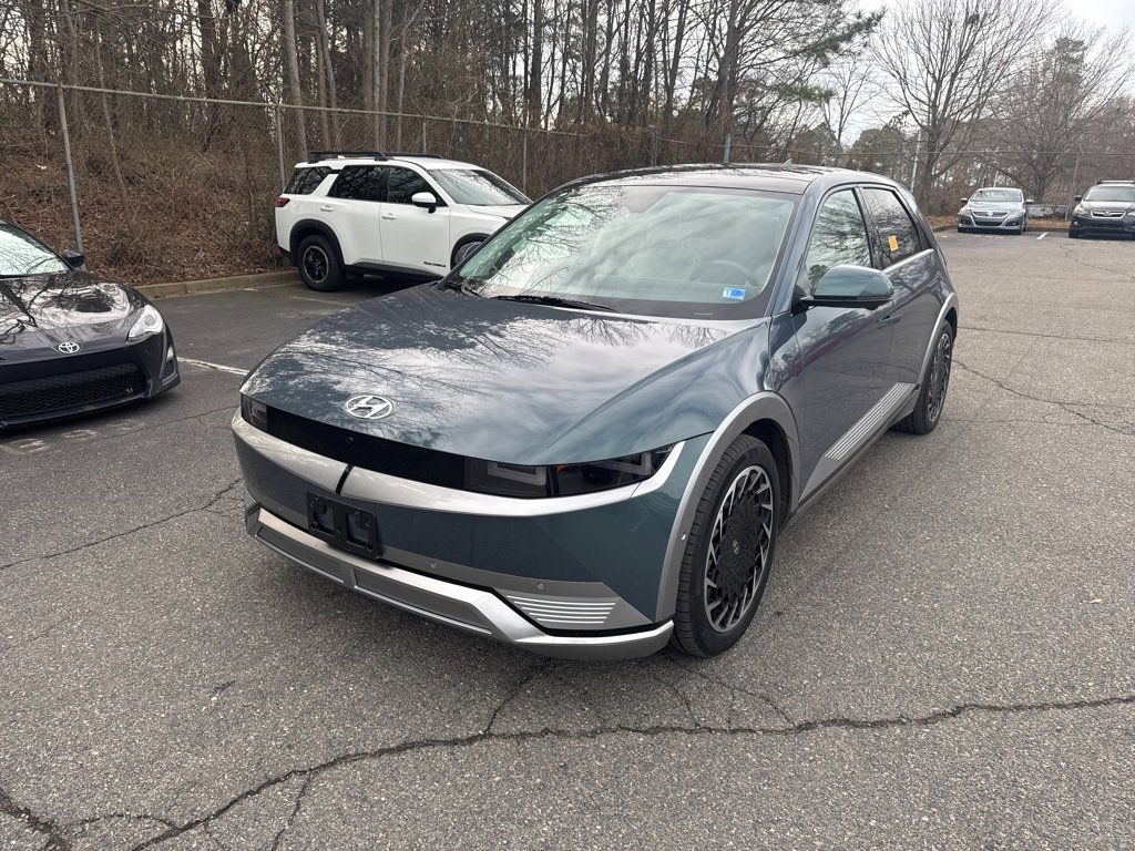 Used 2022 Hyundai Ioniq 5 Limited w/ Cargo Package image 3