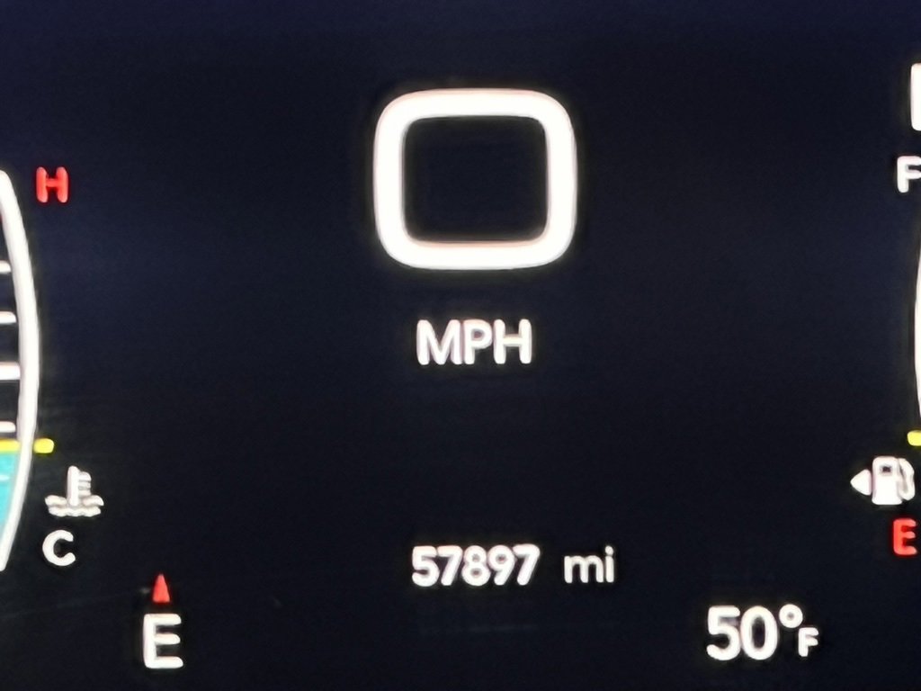 Used 2024 Chrysler Pacifica Touring-L image 16