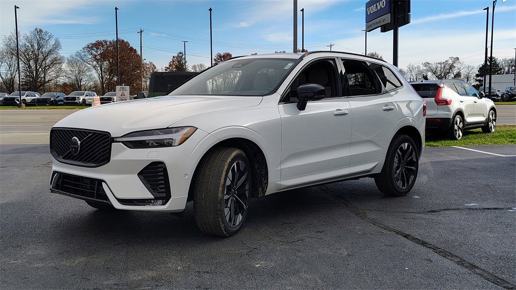 New 2026 Volvo XC60 B5 Plus w/ Climate Package image 6