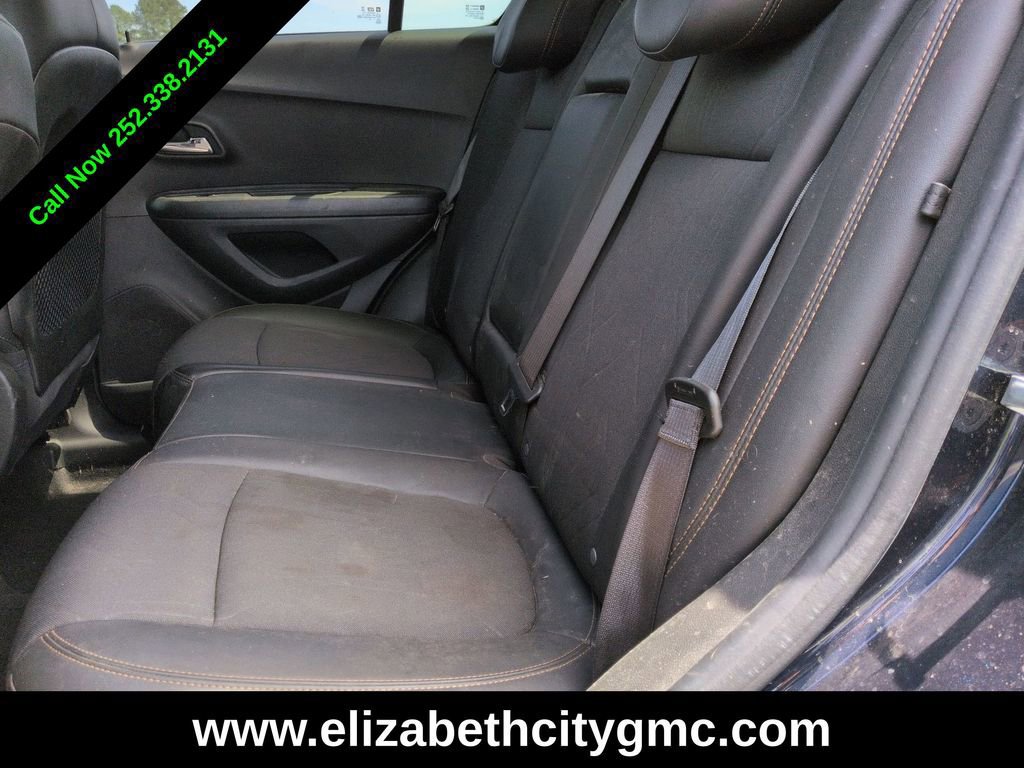 Used 2022 Chevrolet Trax LT w/ Driver Confidence Package AWD/4WD image 14