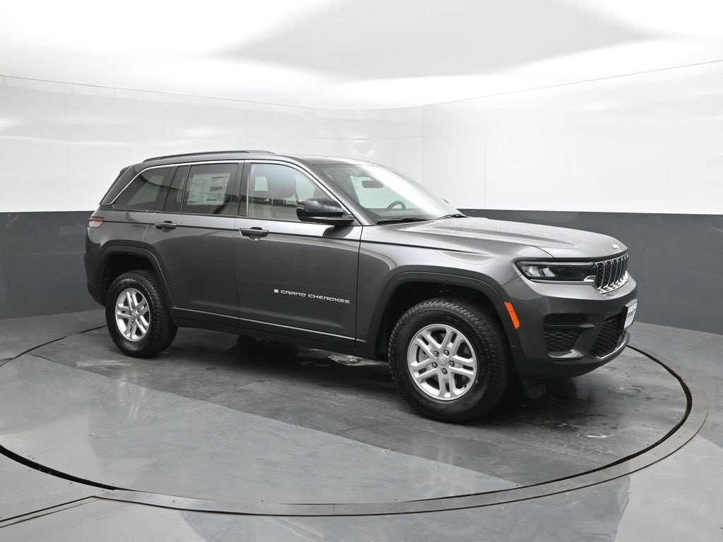 New 2025 Jeep Grand Cherokee Laredo w/ Luxury Tech Group I image 17