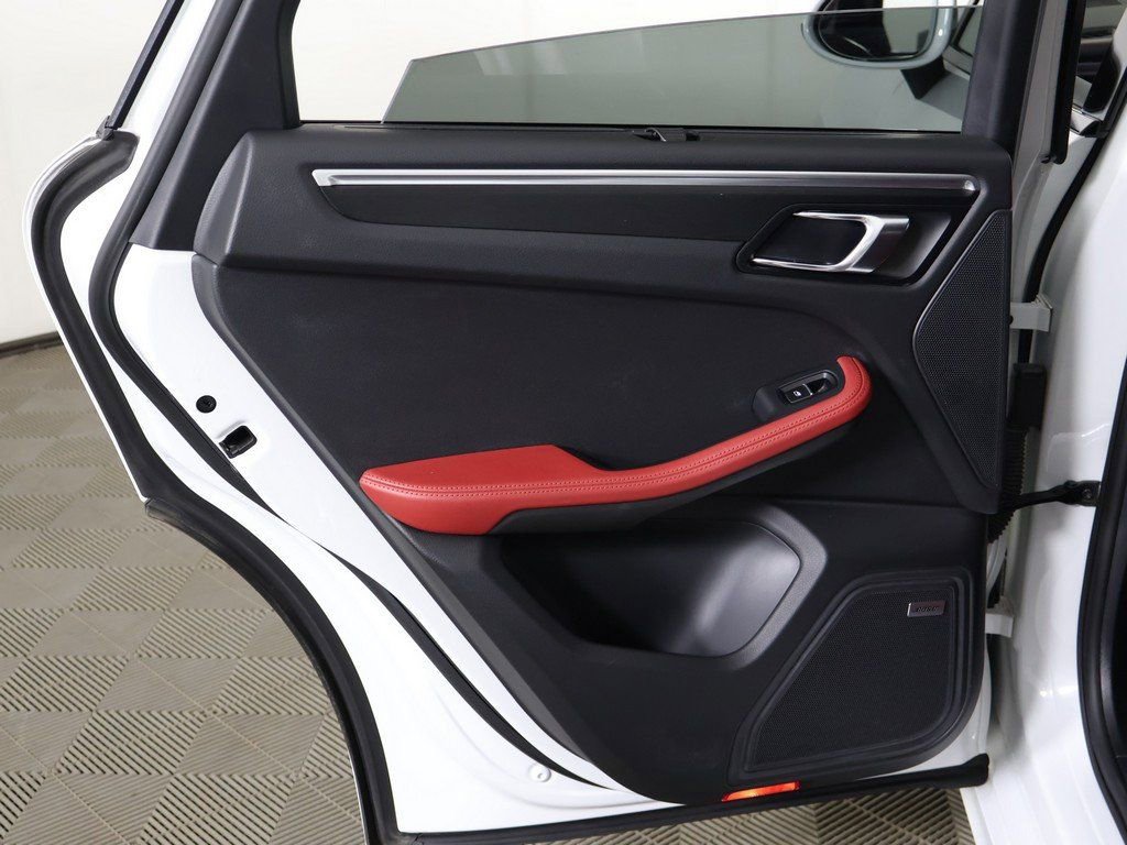 Used 2018 Porsche Macan GTS w/ Premium Package Plus image 29