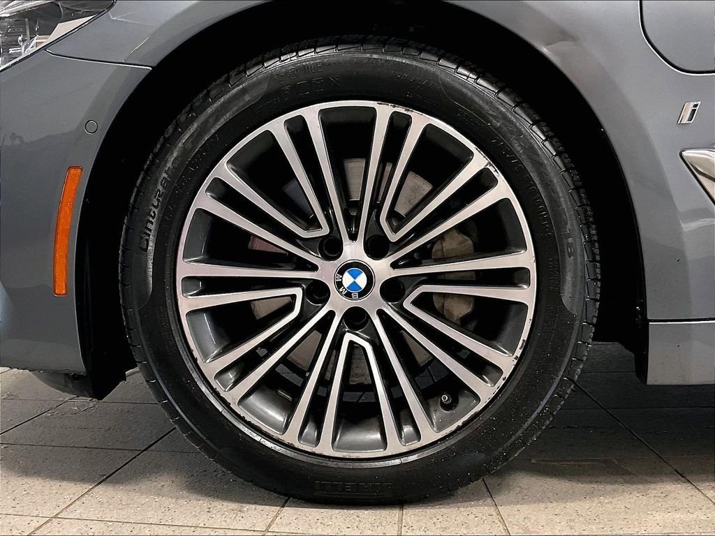 Used 2019 BMW 530e xDrive w/ Convenience Package AWD/4WD image 7
