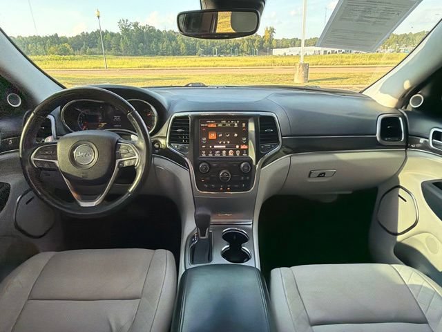 Used 2017 Jeep Grand Cherokee Summit AWD/4WD image 9