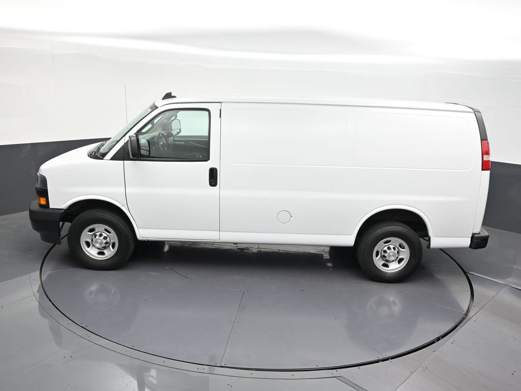 Used 2022 Chevrolet Express 2500 w/ Driver Convenience Package RWD image 17