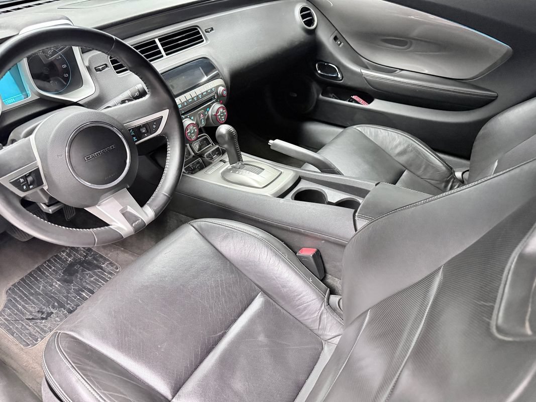 Used 2010 Chevrolet Camaro SS RWD image 9