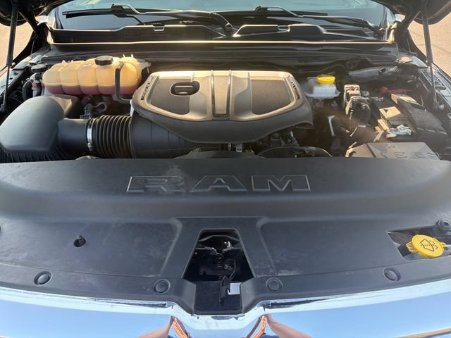 Used 2025 RAM 1500 Laramie AWD/4WD image 27