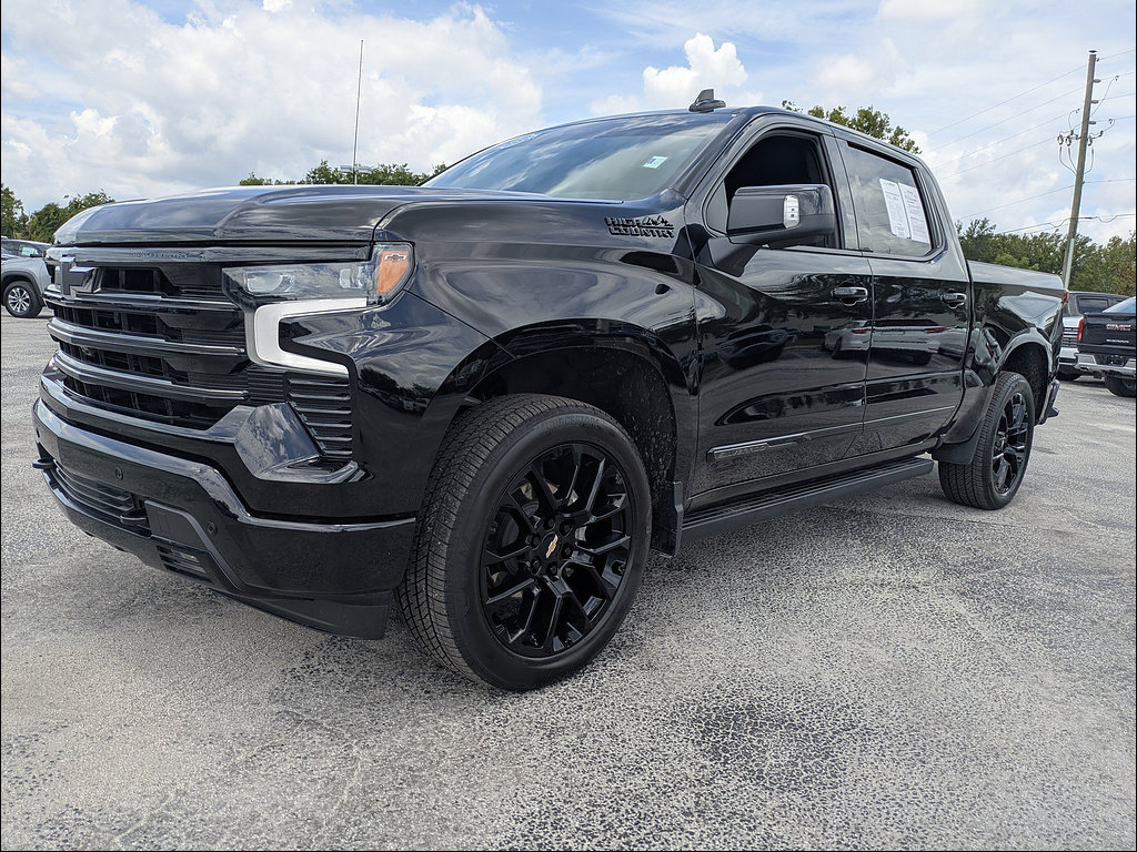 Used 2025 Chevrolet Silverado 1500 High Country w/ Midnight Edition AWD/4WD image 9