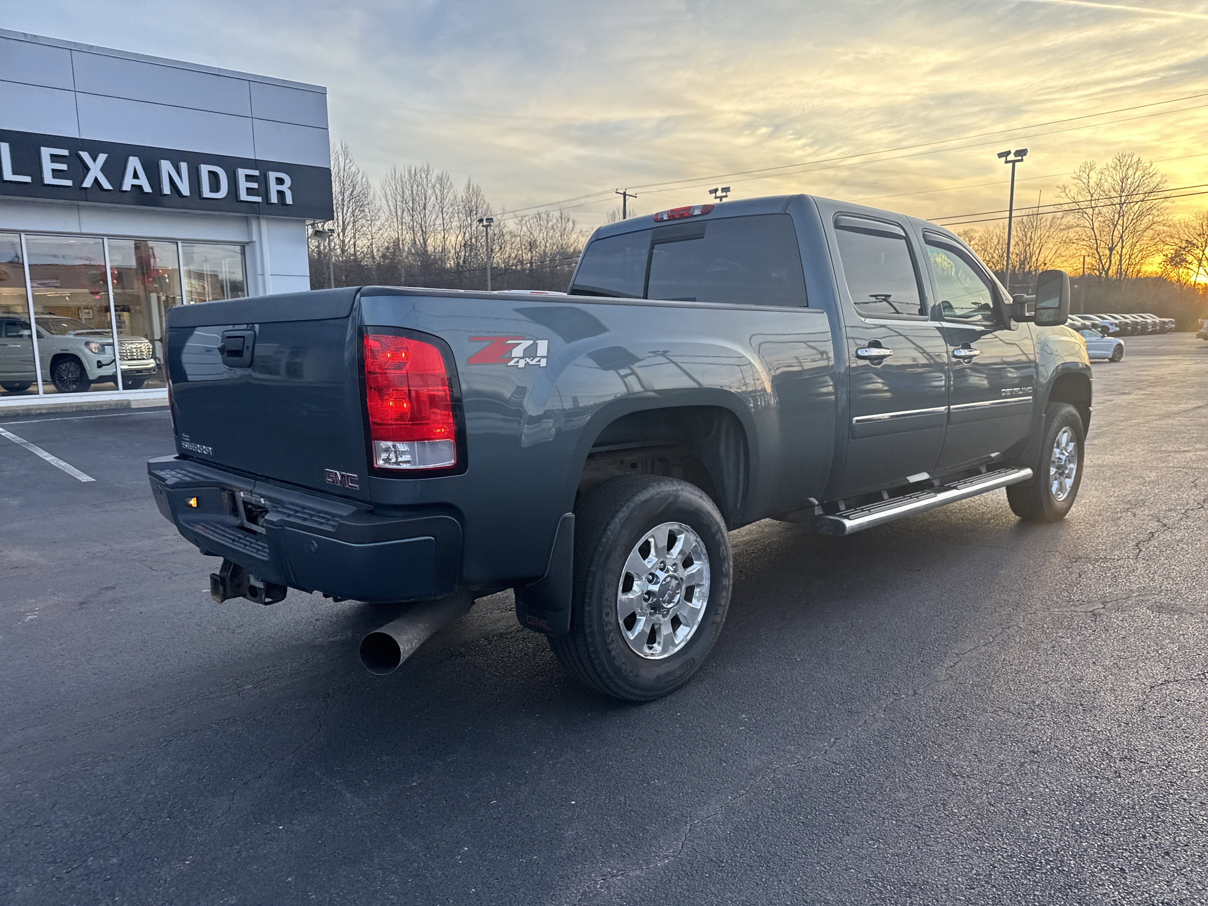 Used 2012 GMC Sierra 3500 Denali image 3