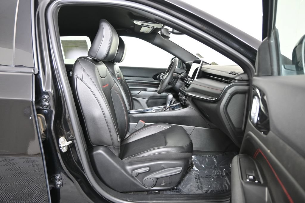 Used 2024 Jeep Compass Trailhawk AWD/4WD image 13